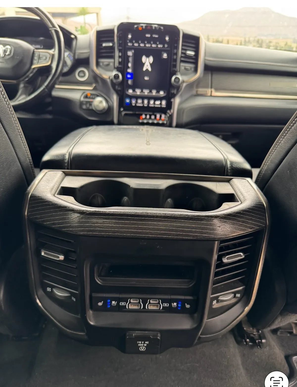 RAM 1500 5.7 Crew Cab Limited At 4x4 año 2022