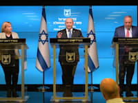 הצגת התוכנית להורדת יוקר המחיה עם נפתלי בנט, אביגדור ליברמן ואורנה ברביבאי / צילום: עמוס בן גרשום, לע''מ