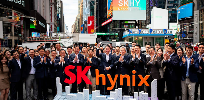 "הנפקת חברת SK HYNIX / צילום: Reuters, Angelina Katsanis"