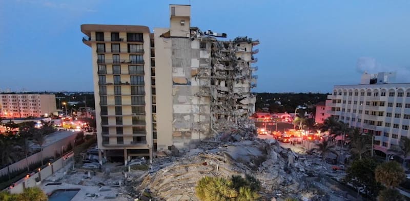 הבניין שקרס בפלורידה / צילום: Reuters, Miami-Dade Fire Rescue