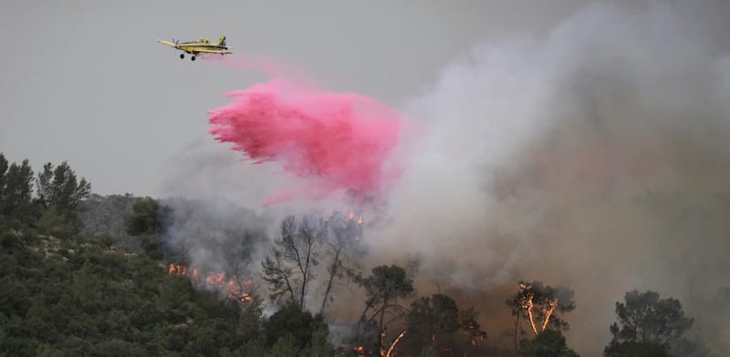 שריפה בהרי ירושלים / צילום: ap, Mahmoud Illean