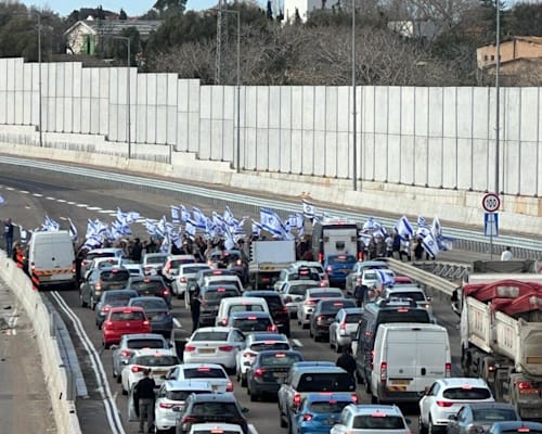 החסימה בכביש החוף / צילום: תמונה פרטית החסימה בכביש החוף / צילום: תמונה פרטית