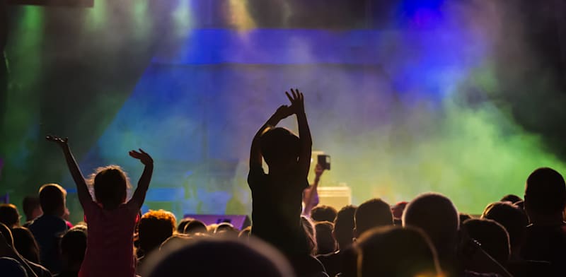 לביטול הופעות החנוכה יש השפעה כלכלית לא מבוטלת על המשק החבוט ממילא / אילוסטרציה: Shutterstock