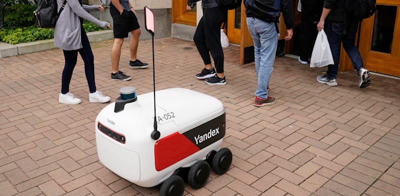 שליח מזון רובוטי בארה''ב / צילום: ap, Carlos Osorio