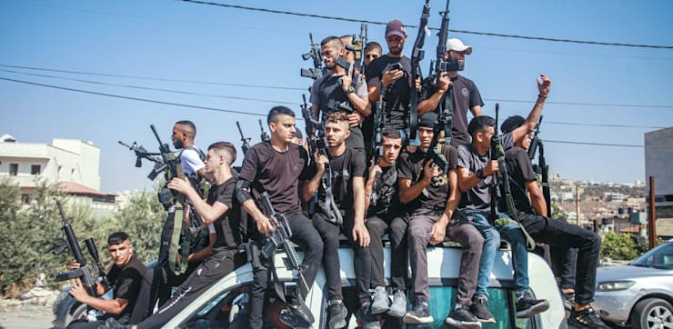 פלסטינים חמושים בשכם / צילום: Reuters, Nasser Ishtayeh