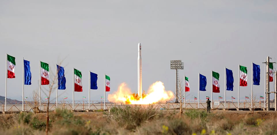 טיל איראני שנושא לווין משוגר לחלל, 2020 / צילום: ap