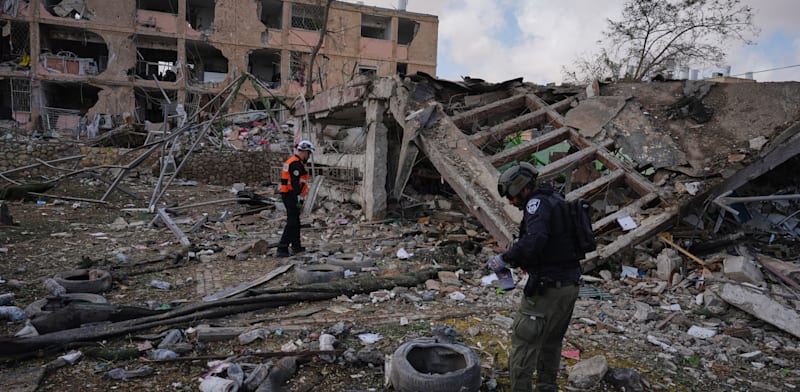 "זירת נפילה בדימונה / צילום: ap, Ariel Schalit"