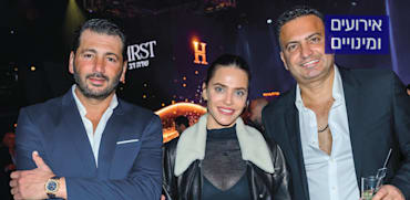 בעלי השליטה והמנכ''לים המשותפים, האחים צחי ועידו חג'ג', עם רותם סלע / צילום: Israel Hadari