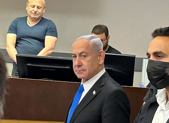 ראש הממשלה בנימין נתניהו בפתח חקירתו הנגדית, היום / צילום: עמירם גיל ראש הממשלה בנימין נתניהו בפתח חקירתו הנגדית, היום / צילום: עמירם גיל