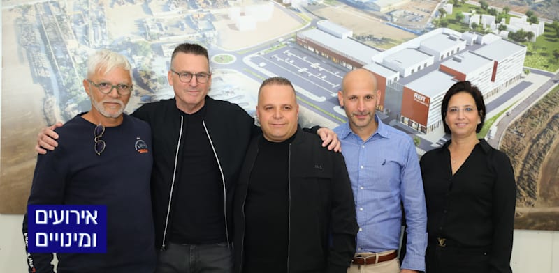 מימין: ליאת שוב, צחי ארצי, תומר גלאם, שמוליק רופא ואיתן יוחננוף / צילום: קרן רפאלי