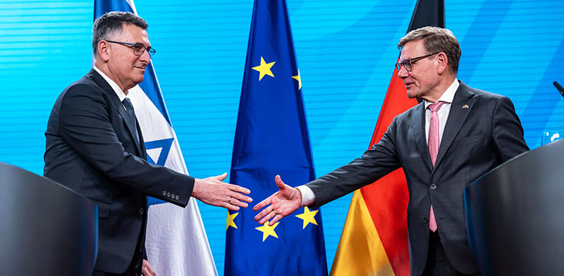 שר החוץ סער עם שר החוץ הגרמני / צילום: Reuters, Michael Kappeler/dpa