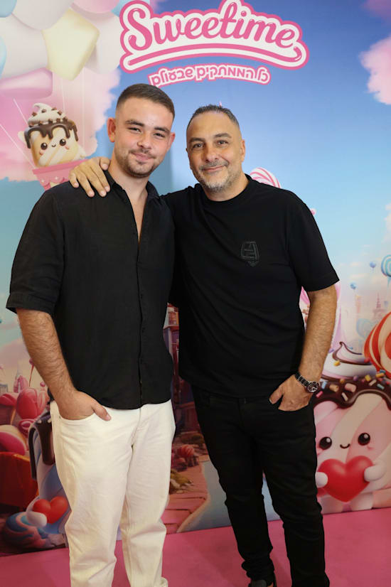 אריק בן חמו, בעלי הרשת, עם בנו אליה שמשמש כסמנכ''ל / צילום: ניר סטולו אריק בן חמו, בעלי הרשת, עם בנו אליה שמשמש כסמנכ''ל / צילום: ניר סטולו