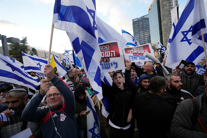 הפגנות בעד הרפורמה המשפטית / צילום: Associated Press, Ariel Schalit הפגנות בעד הרפורמה המשפטית / צילום: Associated Press, Ariel Schalit