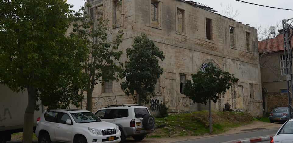 בנין רחוב יפת 55 יפו שייך לכנסיה האנגליקנית / צילום: איל יצהר