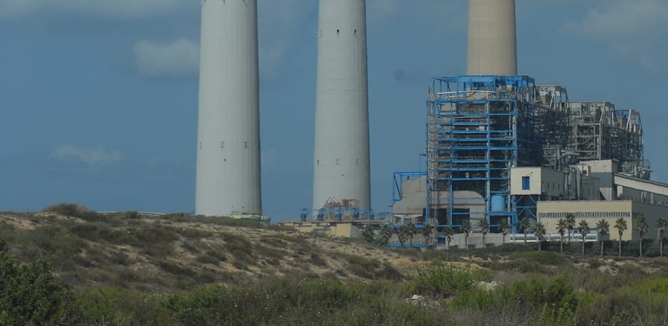 תחנת כוח חדרה - נמל חדרה / צילום: איל יצהר