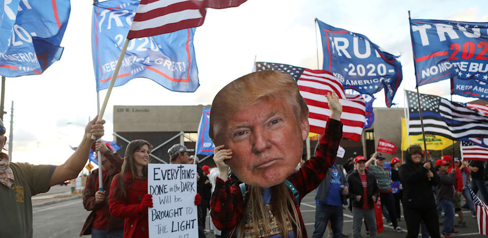 הפגנה נגד "גניבת הבחירות" ותמיכה בנשיא טראמפ באריזונה, השבוע / צילום: Associated Press, John Minchillo