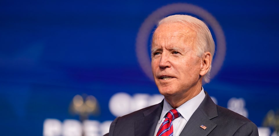 ג'ו ביידן בווילמינגטון, דלאוור בסוף השבוע. המפלגה עשתה מאמץ עליון לאחות קרעים עמוקים, ולהתלכד סביבו. עכשיו הוא חייב להם / צילום: Associated Press, Andrew Harnik