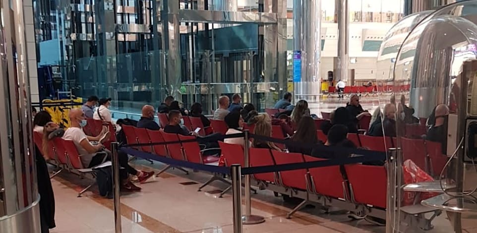 ישראלים תקועים בשדה התעופה בדובאי / צילום: קבוצת חו״ל מהודר