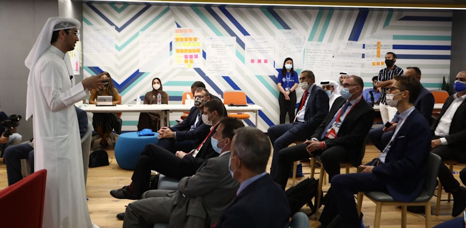 טארק אל הינדי, מנכ"ל מרכז ההשקעות של אבו דאבי, מרצה בכנס העסקים הישראלי–אמירתי בדובאי. חשש, לצד עסקאות שנחתמו / צילום: דני זקן