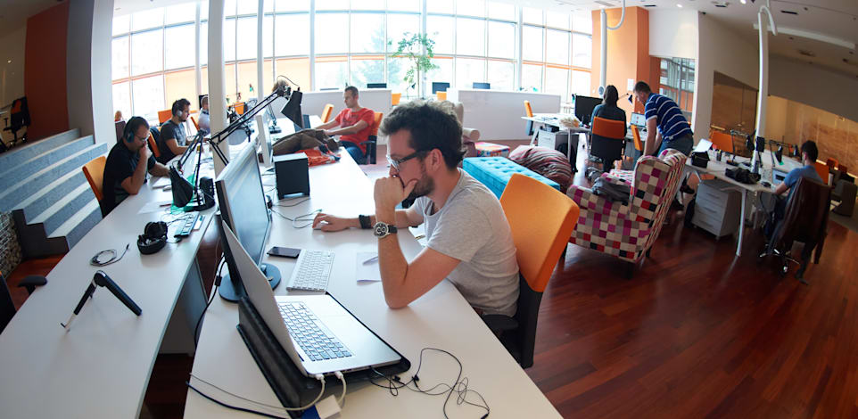 חברות סטארט-אפ יוצרות אקוסיסטם שלם של שירותים תומכים שנשענים עליהן / צילום: Shutterstock, dotshock