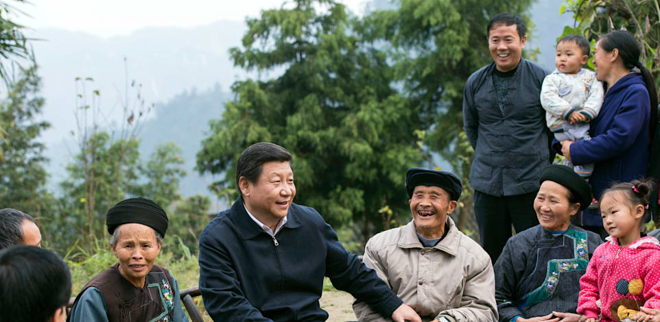 נשיא סין, שי ג'ינפינג, באזור שיבדונג במהלך סיור באזורים כפריים במדינה ב־2013 / צילום: Associated Press, Wang Ye