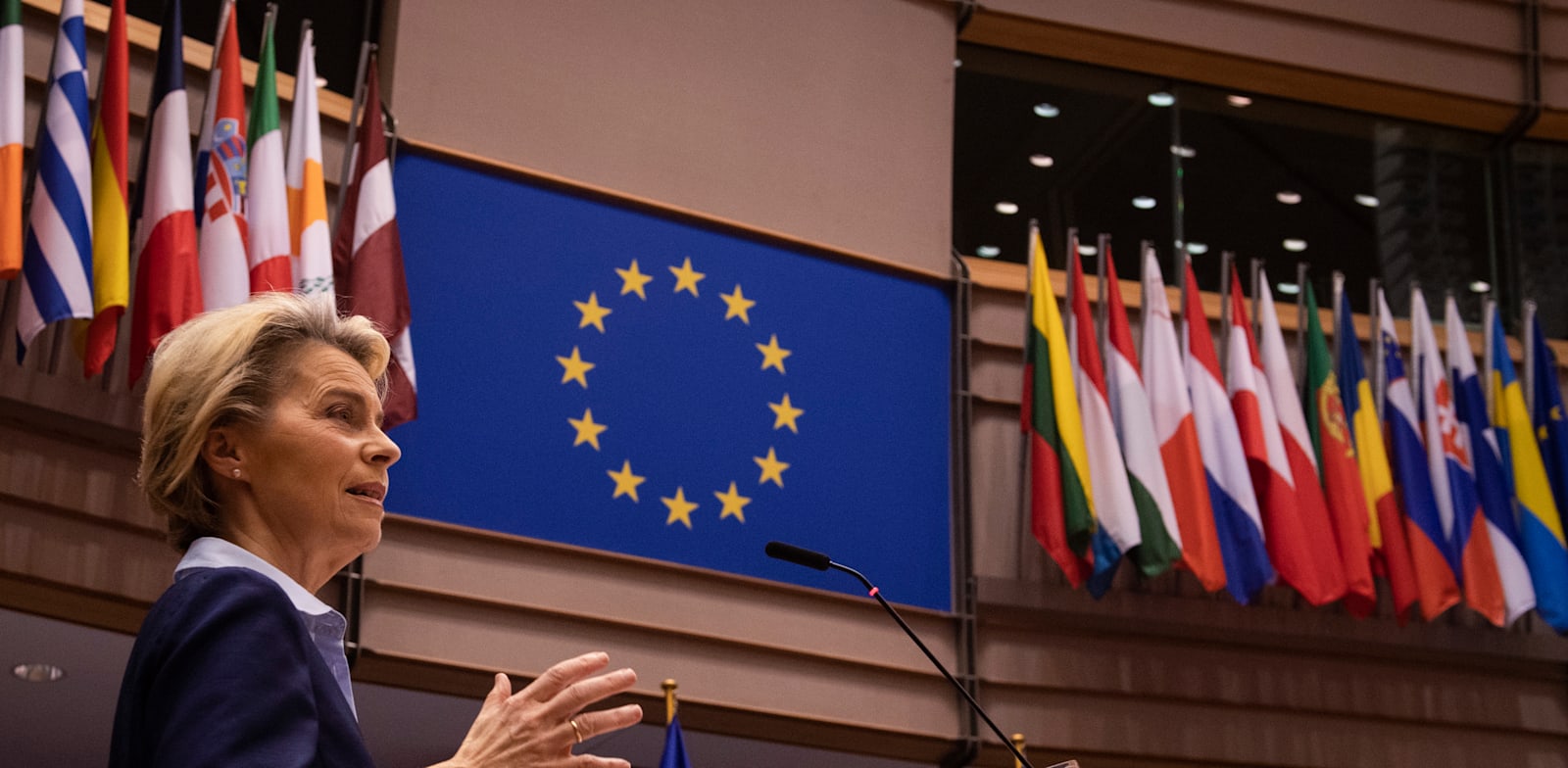 אורסולה פון דר-לאיין נואמת בפני הפרלמנט האירופי / צילום: John Thys