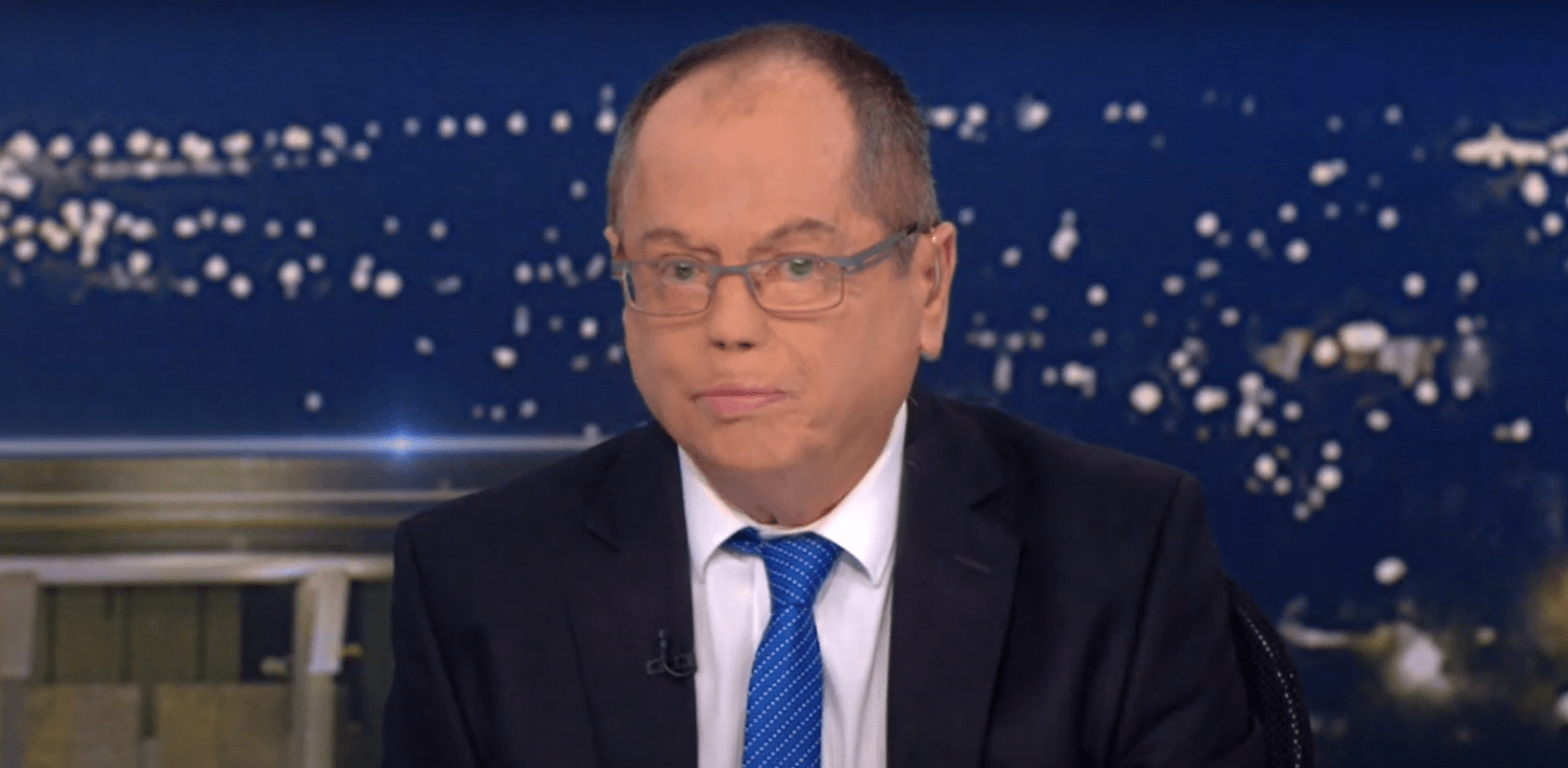 אמנון אברמוביץ' בחדשות של ערוץ 12. שורה של פרשנים ניסו להשפיע על התוצאה / צילום: צילום מסך