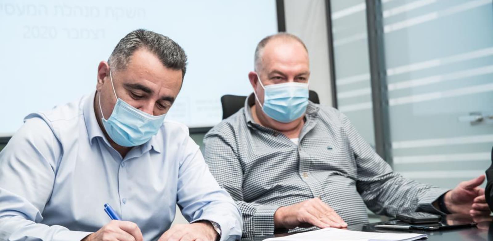 אמיתי (מימין) ואלישע. אחרי חודשים של עיכובים / צילום: עודד קרני