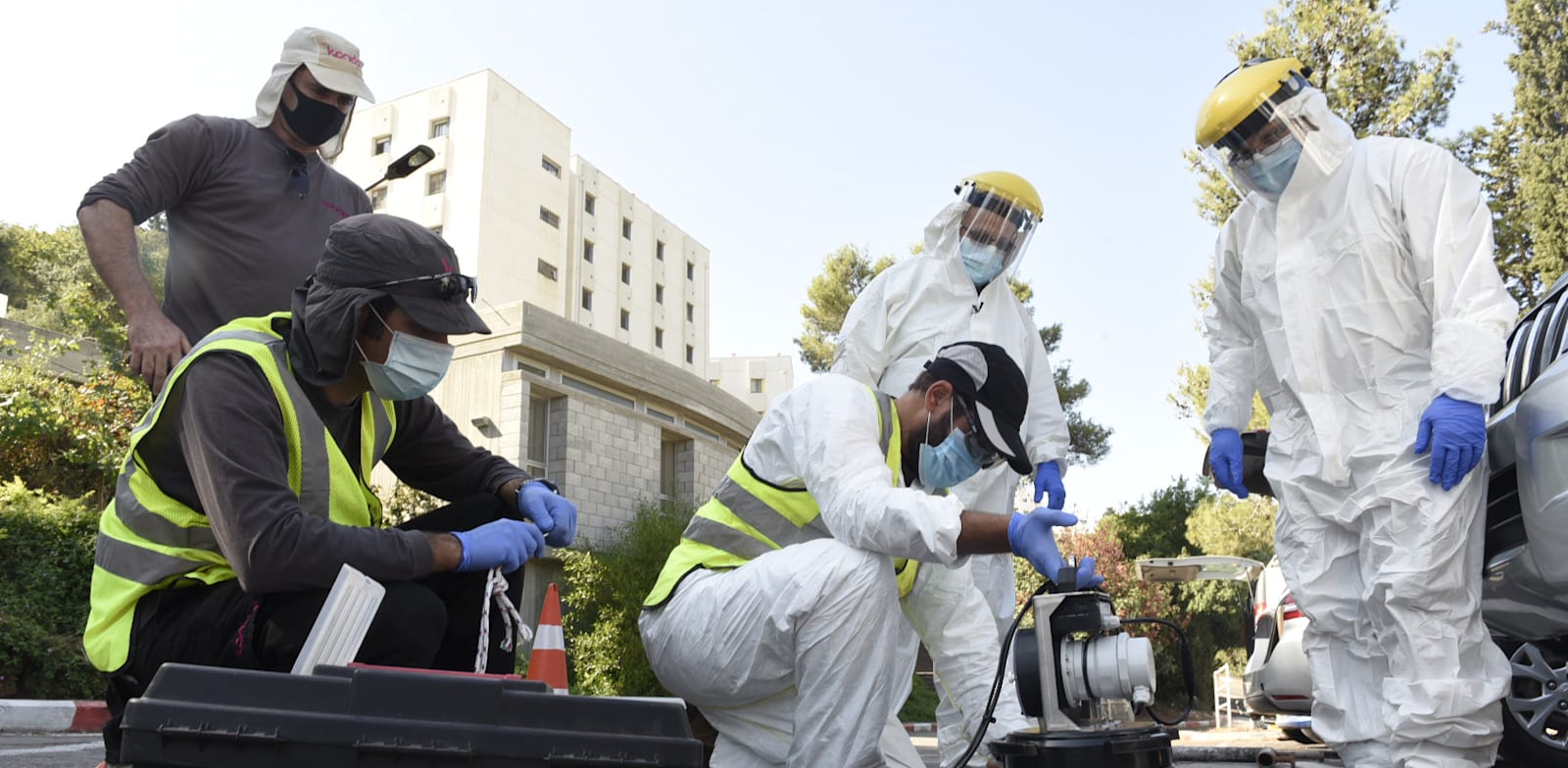 התקנת מערכת הבדיקה בטכניון / צילום: רמי שלוש