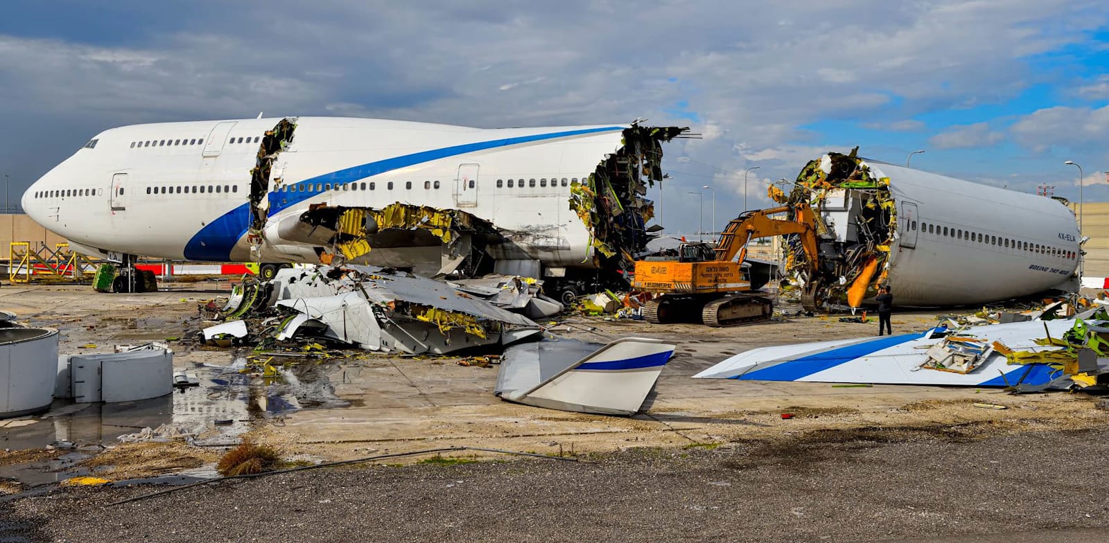 הג'מבו 747-400 של אל על שנגרט השבוע / צילום: מוני שפיר