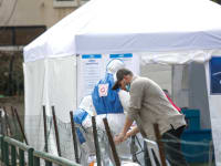 מצביעים במתחם קורונה בבחירות האחרונות / צילום: שלומי יוסף