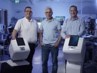 צוות פיקודיה: צביקה ברקאי, מנכ"ל, יהודה יעבץ-חן, COO, אלי בן סימון, יו"ר / צילום: Bee Productions