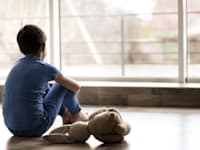 חוויית ההתייתמות בזמן הילדות היא חוויה קשה / צילום: Shutterstock