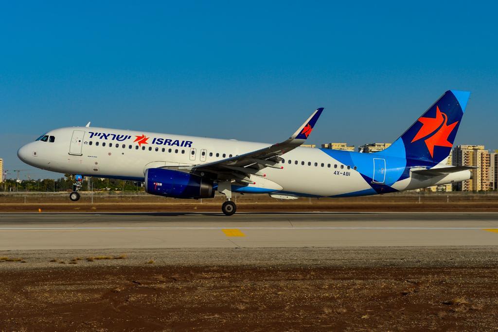 מטוס ישראייר / צילום: מוני שפיר