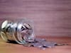 חסכונות בבנק / צילום: Shutterstock, Artem Postoev