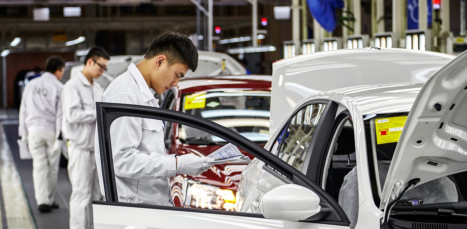 מפעל ייצור רכב בשנחאי / צילום: Shutterstock