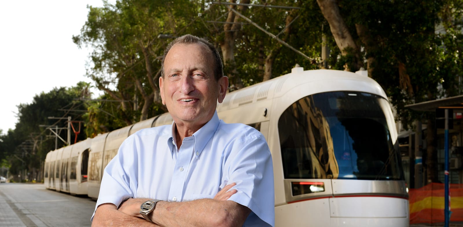ראש עיריית תל אביב רון חולדאי והרכבת הקלה / צילום: איל יצהר