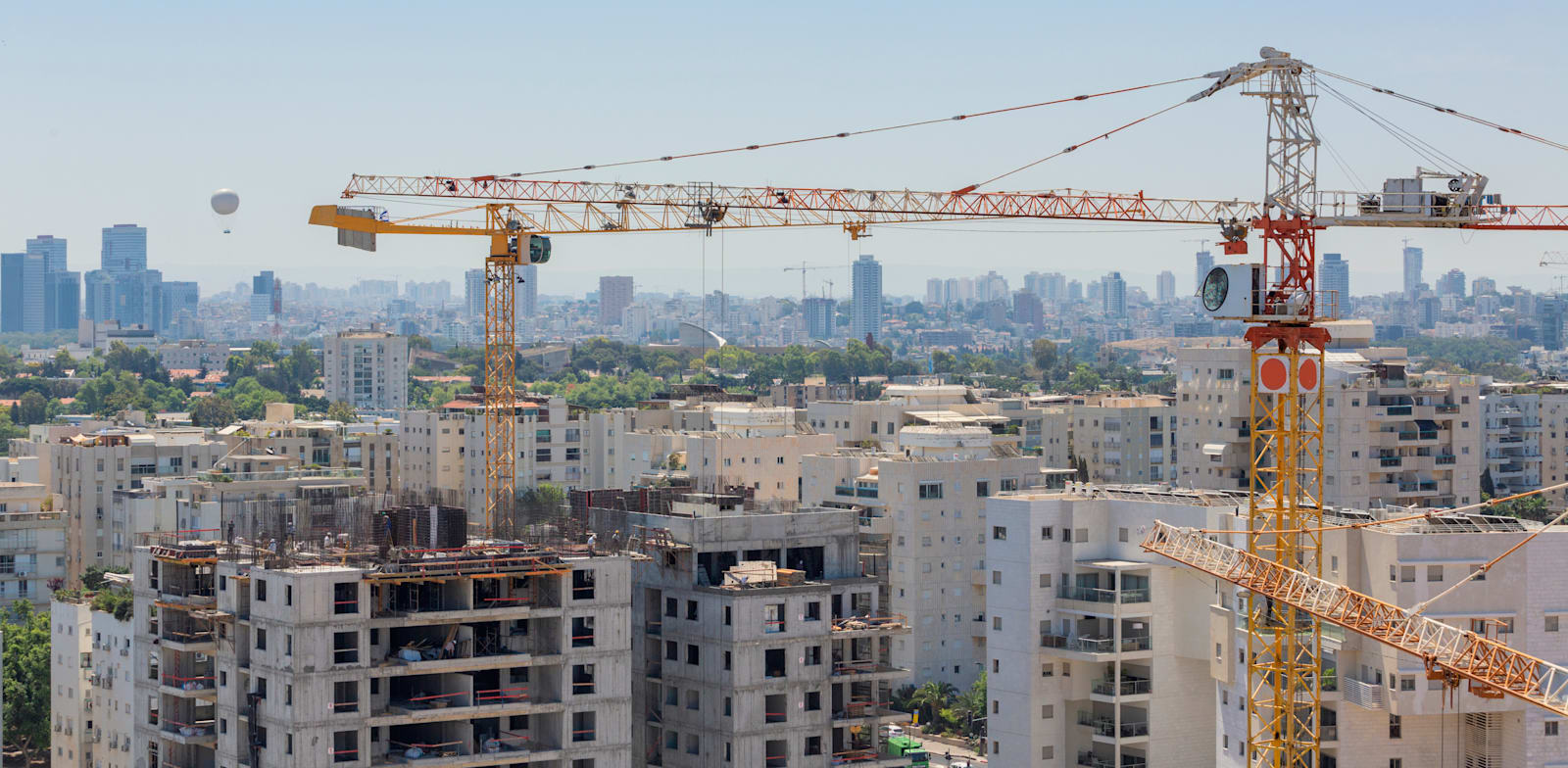 בנייה חדשה. קצב הבנייה בצפון נמוך מהביקוש / צילום: Shutterstock, Dmitry Pistrov