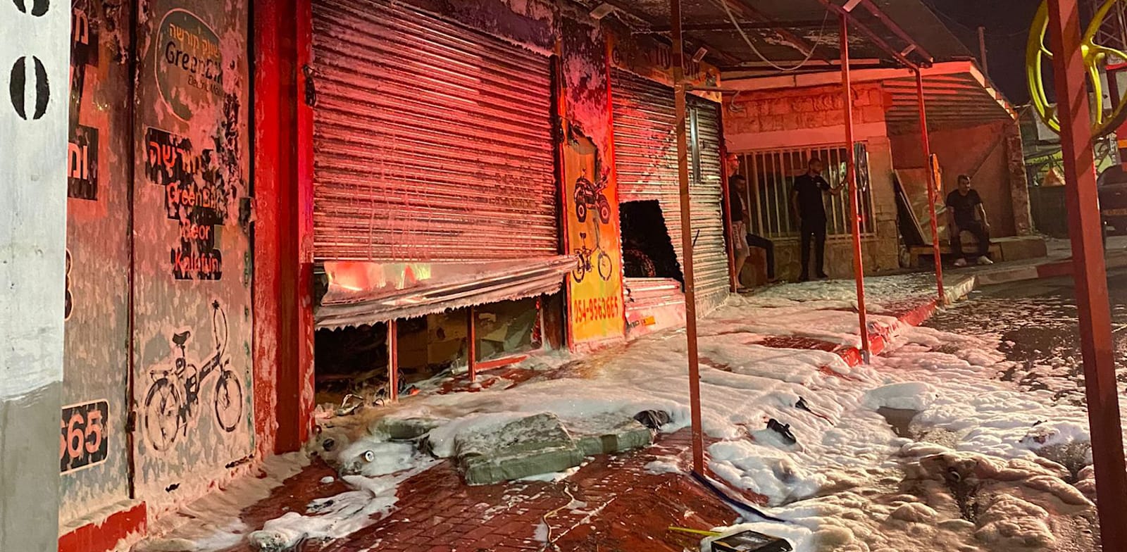 חנות האופניים מטייבה שנשרפה עקב תרומה לילדי הדרום / צילום: שירותי כיבוי והצלה