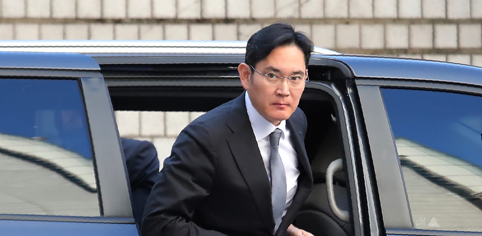 לי ג'יי־יונג, יו''ר סמסונג, מגיע לבית המשפט בסיאול / צילום: ap, Ahn Young-joon