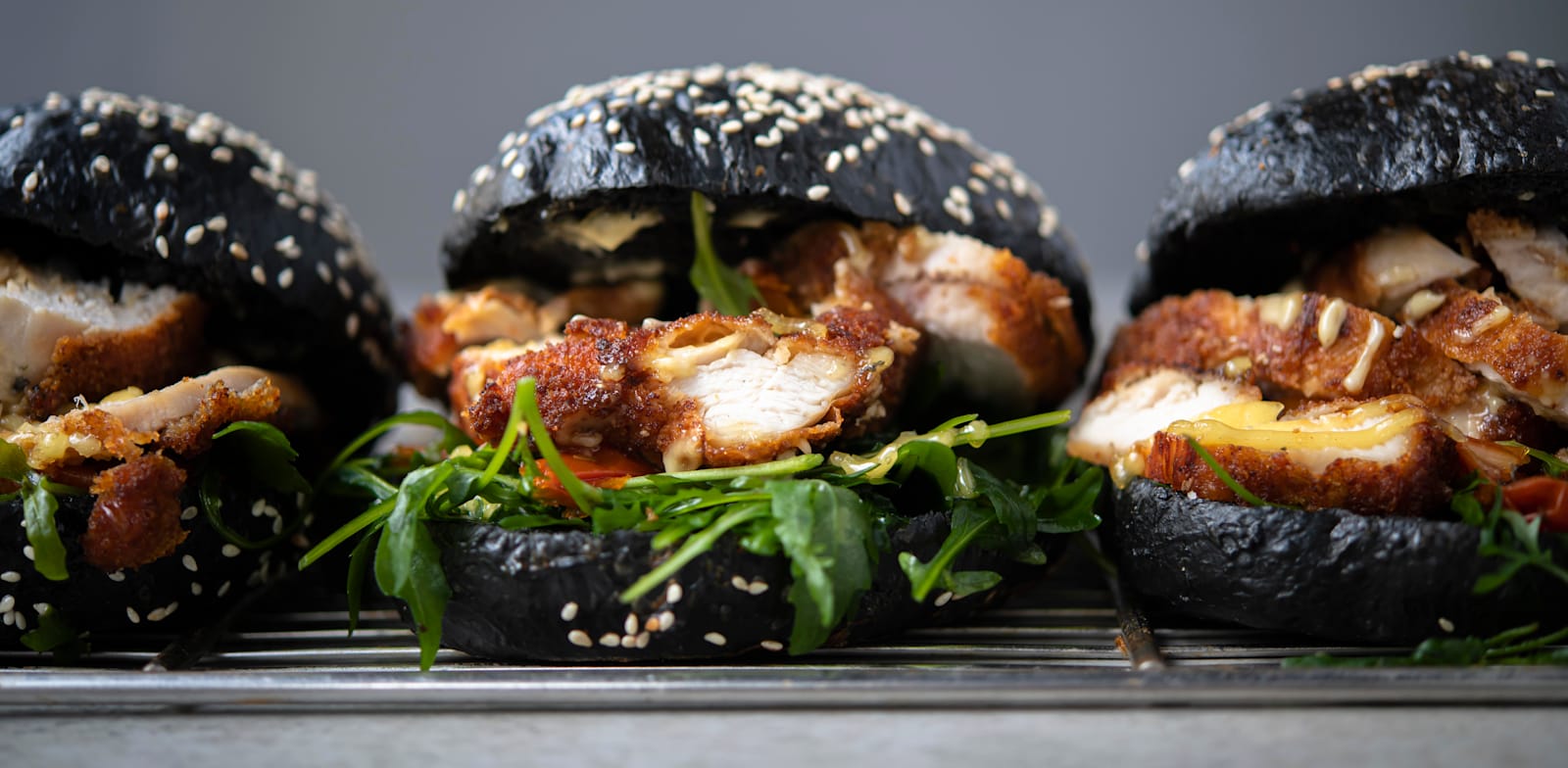 כריכים ב-French Bastards / צילום: Geraldine Martens