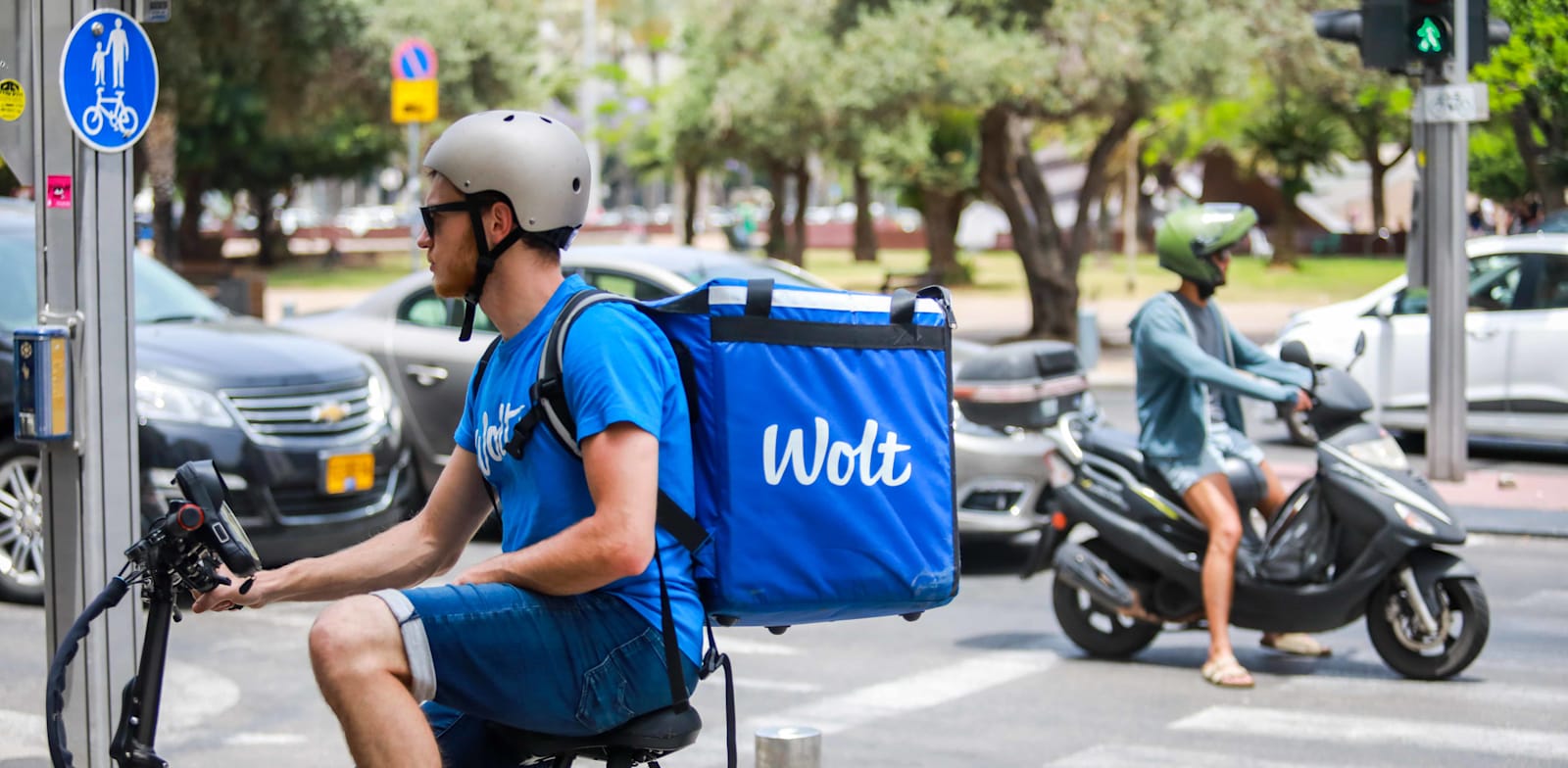 "שליח Wolt / צילום: שלומי יוסף"