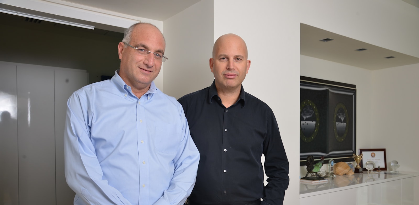 "רפי ליפא וגל עמית, יועצי ההנפקות שפעלו עם פועלים אי.בי.אי בעבר / צילום: תמר מצפי"