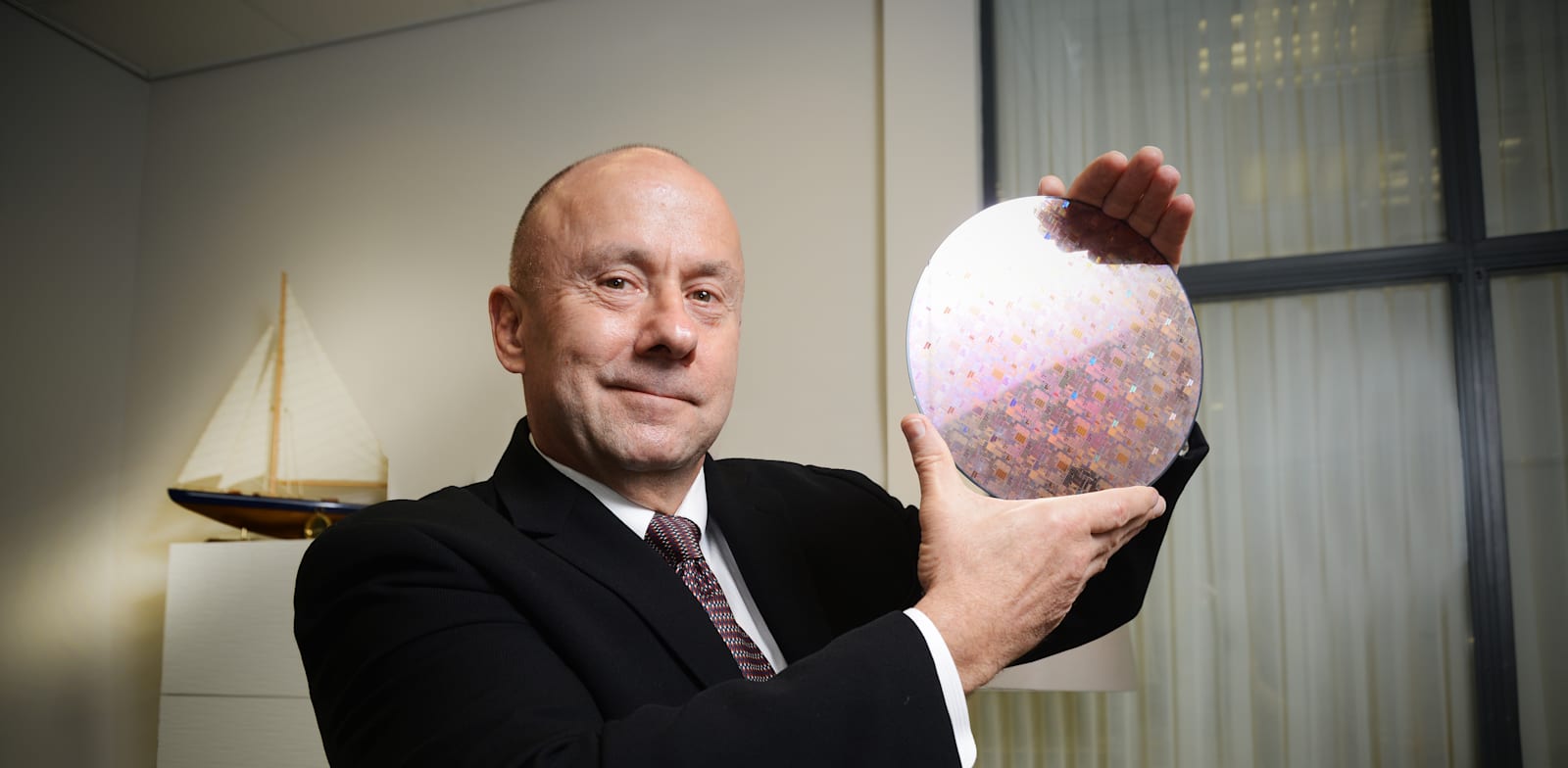 "ראסל אלוונגר, מנכ''ל טאואר / צילום: איל יצהר"