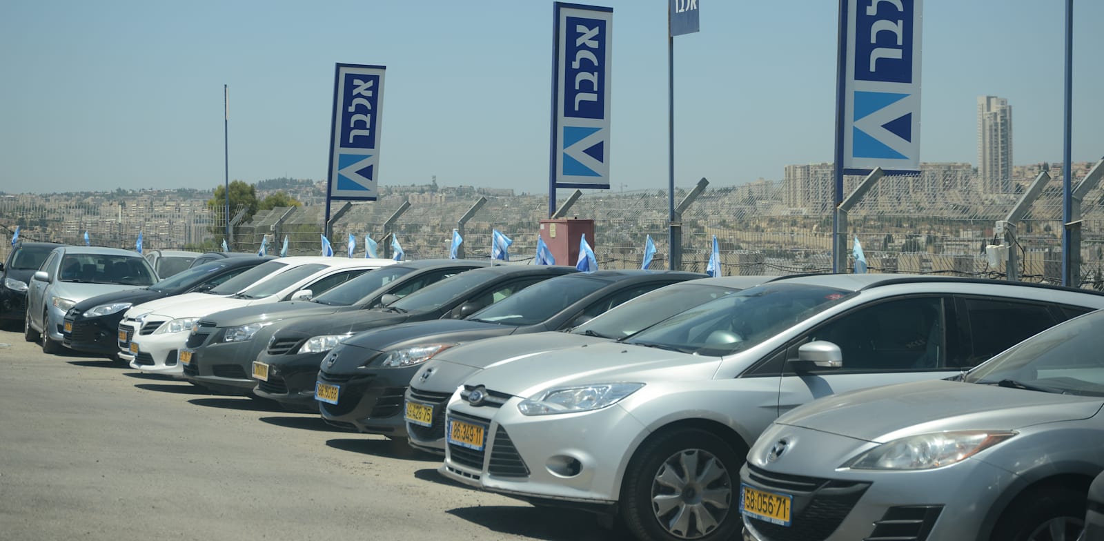 "רכבי ליסינג באלבר / צילום: איל יצהר"