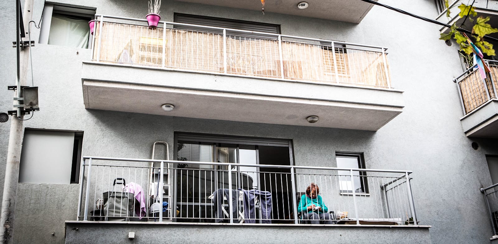 "מרפסות בבניין בתל אביב. העישון ייאסר? / צילום: שלומי יוסף"