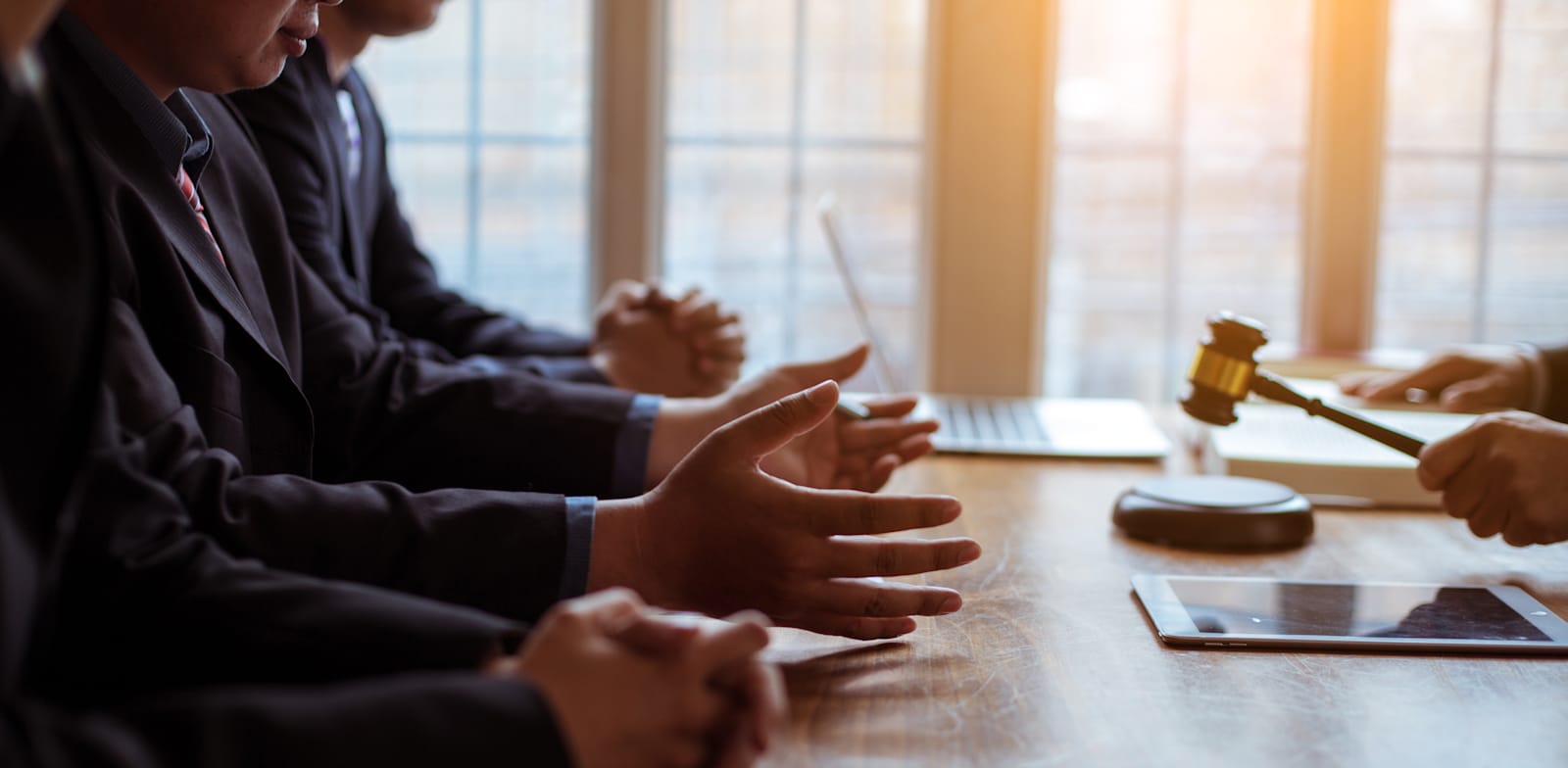 / צילום:  המשפטים סבורים כי התיקון יעודד הגשה של תובענות ייצוגיות ראויות / אילוסטרציה: Shutterstock, Morakot Kawinchan"