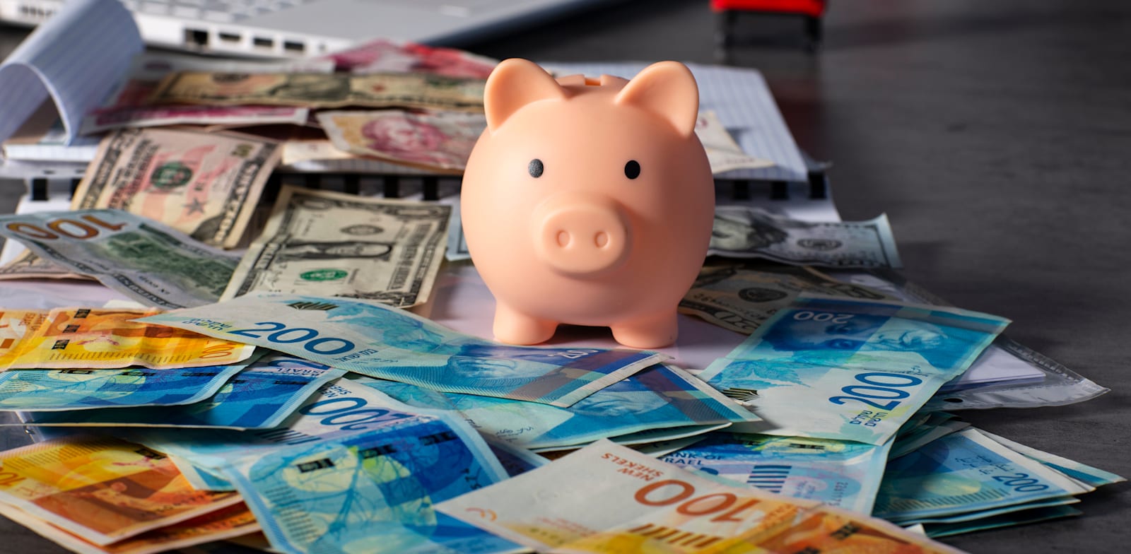 / צילום: להיום, הורים שהפקידו את הכסף לילדיהם בבנקים לא יכולים לשנות את החלטתם / אילוסטרציה: Shutterstock, Lady_Luck"