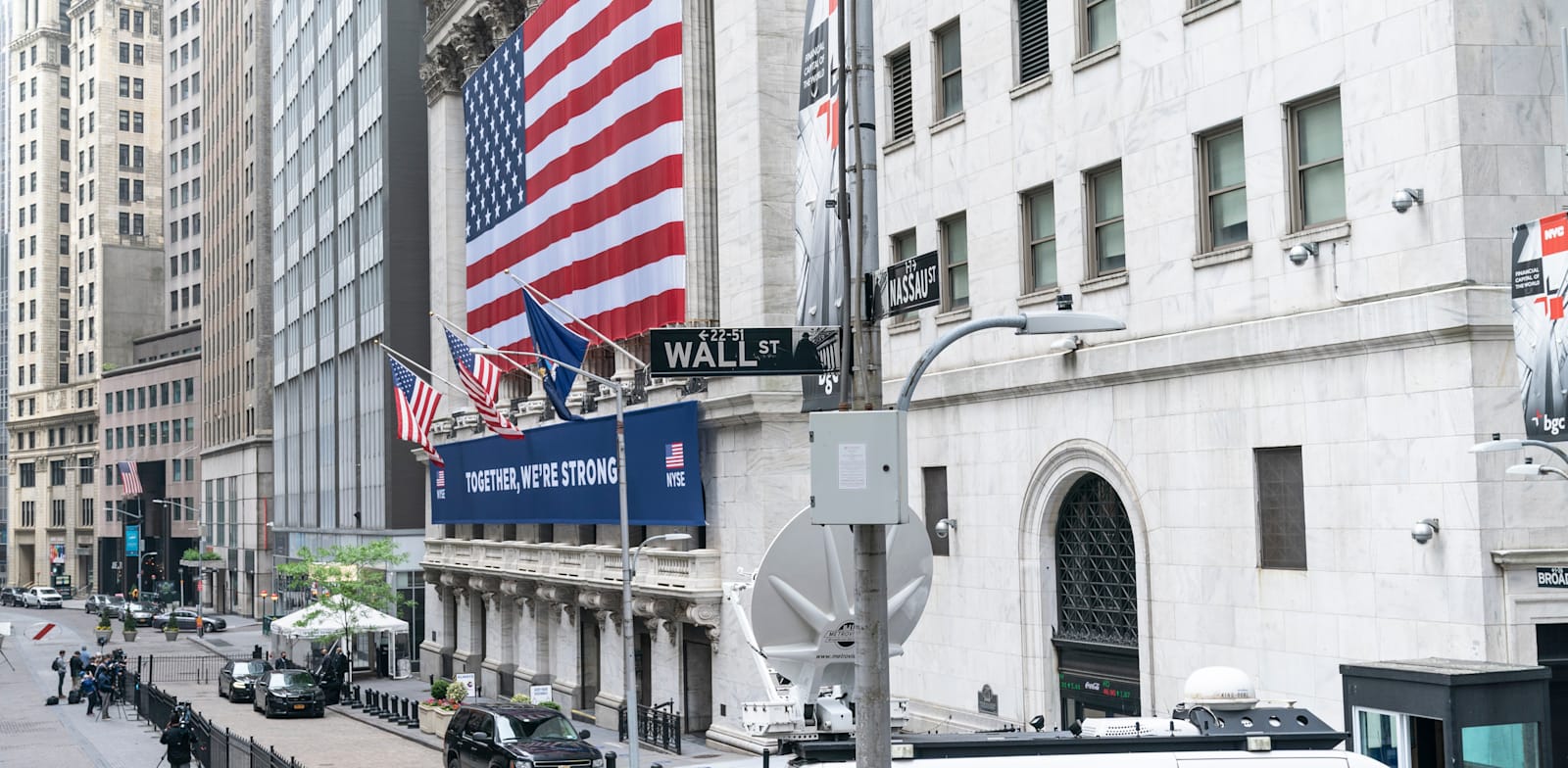 Wall Street Suffers Red Lockdown as Oil Prices Rise and Fear Index Soars