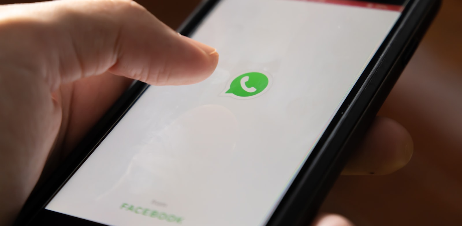 אפליקציית וואטסאפ / צילום: Shutterstock, Wachiwit